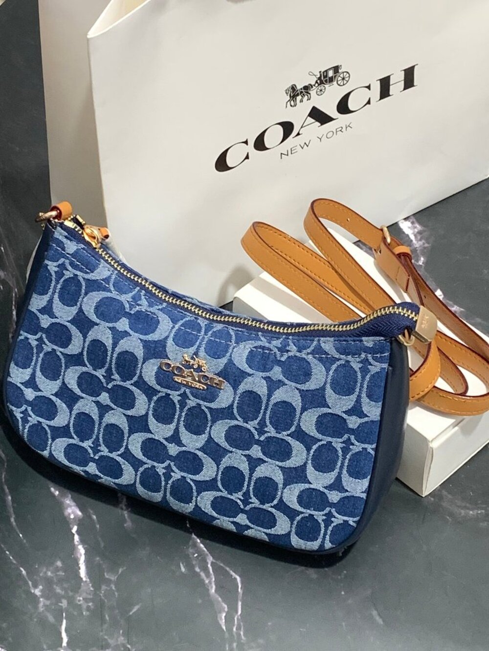 🍁NWT ❣ Coach Teri Shoulder Bag In Signature Denim Cherry CAF82 ☘️ Coach